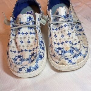 Hey Dude’s Womens Size 8 Festival of Lights Slip On Shoe Used
